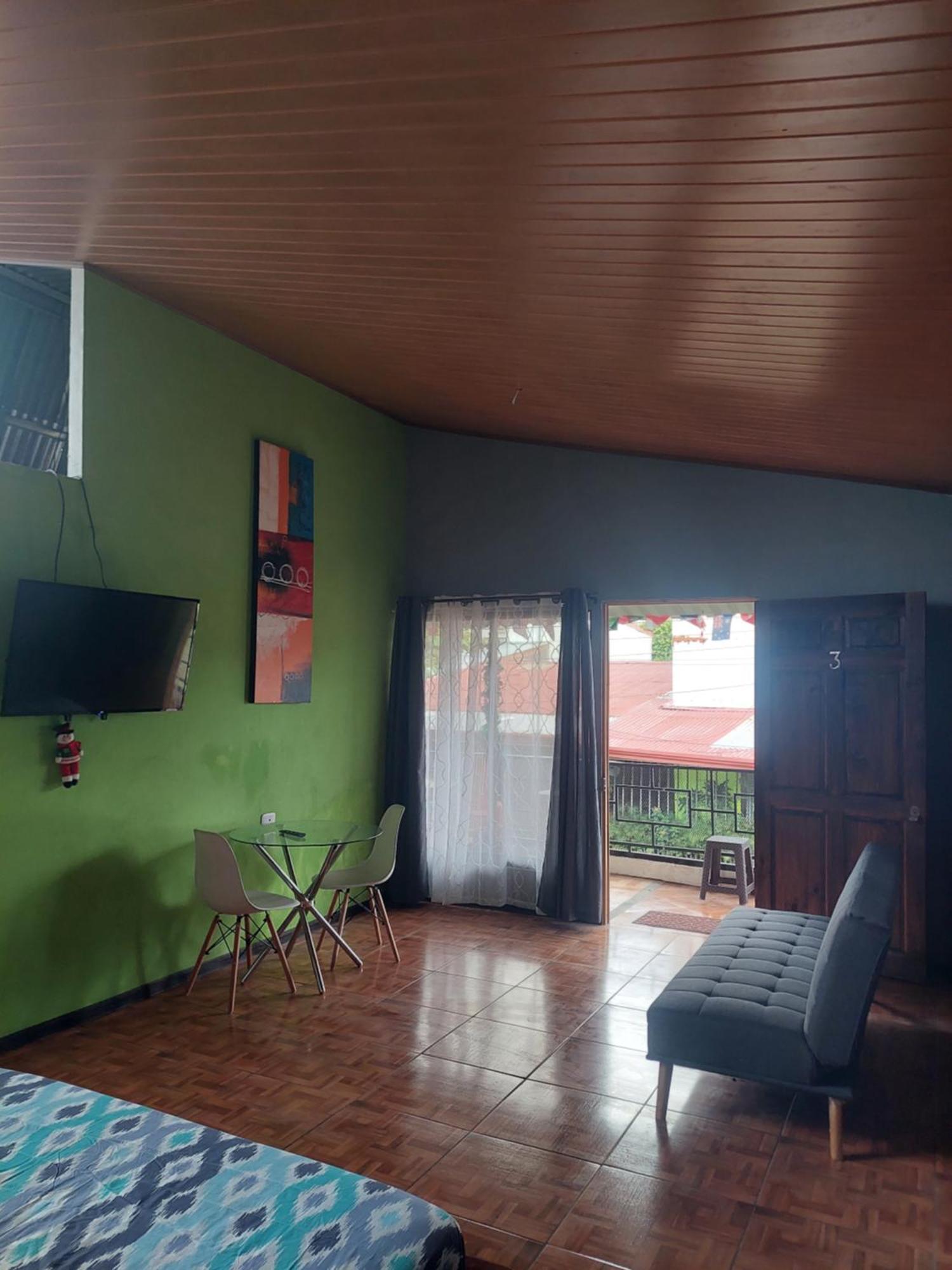 Anchia - Hostel Alajuela Exterior photo